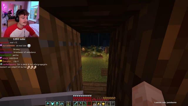 AkkaLuuk playing CreatorSMP - Live Casino Stream