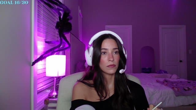 alexxislemire playing Just Chatting - Live Casino Stream