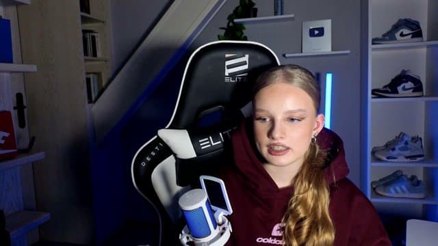 allegra_lina playing Just Chatting - Live Casino Stream