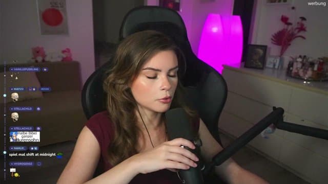 alltimeleah playing Just Chatting - Live Casino Stream