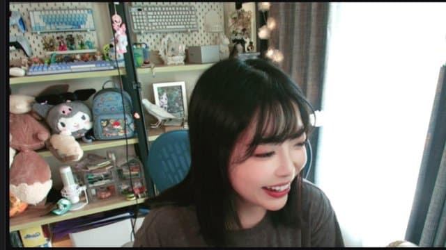 希兒 playing Just Chatting - Live Casino Stream