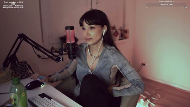 AnitaYan playing Just Chatting - Live Casino Stream