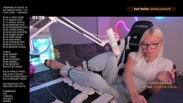 AVERYGRY playing Just Chatting - Live Casino Stream