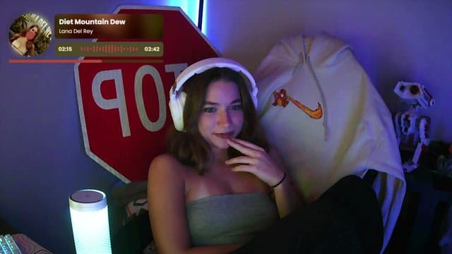 briiikayyy playing Just Chatting - Live Casino Stream