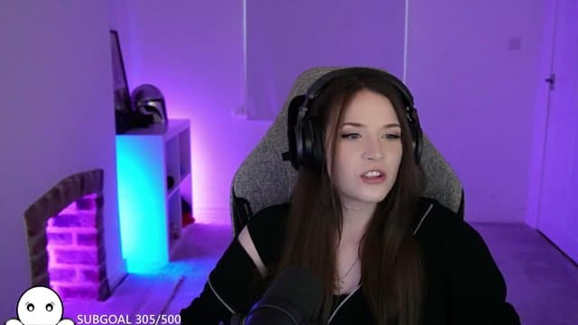 caitlinjscott playing Just Chatting - Live Casino Stream