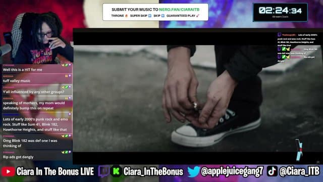Ciara_InTheBonus playing Just Chatting - Live Casino Stream