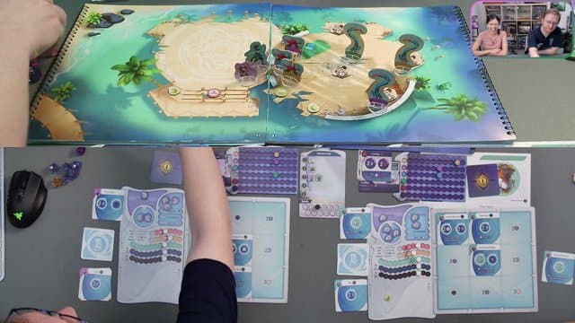 CoopsurTable playing Board Games - Live Casino Stream