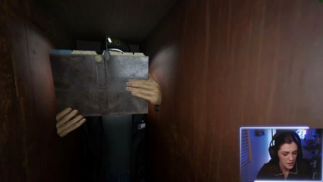 crazycatoleo23 playing Phasmophobia - Live Casino Stream