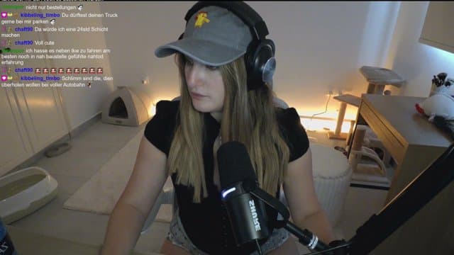 Evelynxka playing Just Chatting - Live Casino Stream