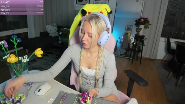 Henksuliini playing Just Chatting - Live Casino Stream