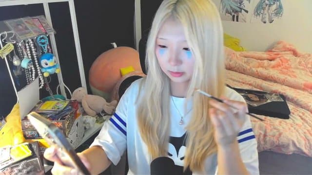 hichew playing Just Chatting - Live Casino Stream