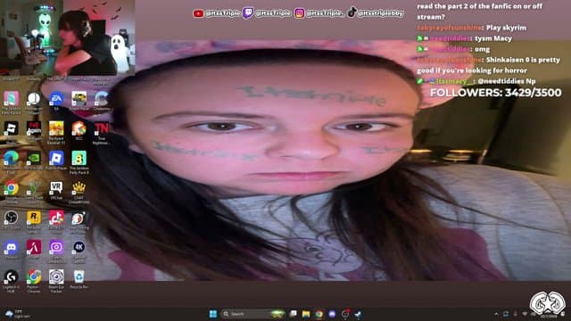 ItssTriple playing Just Chatting - Live Casino Stream