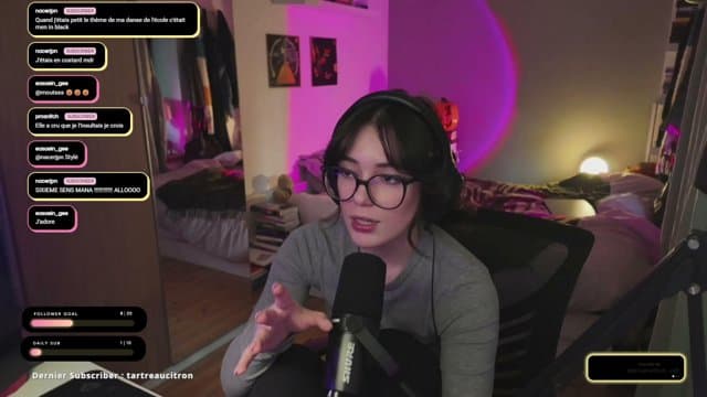 Mana__tw playing Just Chatting - Live Casino Stream