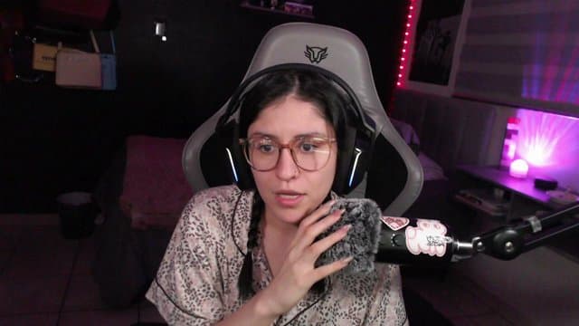 mirandaflo_ playing Just Chatting - Live Casino Stream