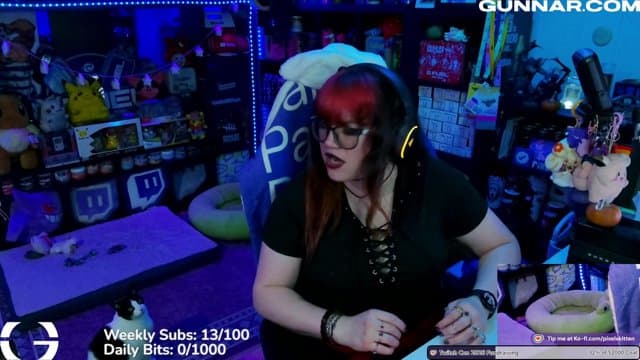 PixelxKitten playing Just Chatting - Live Casino Stream