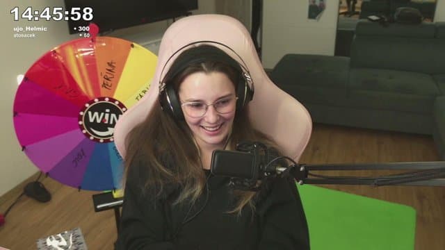pixie_streamuje playing Just Chatting - Live Casino Stream