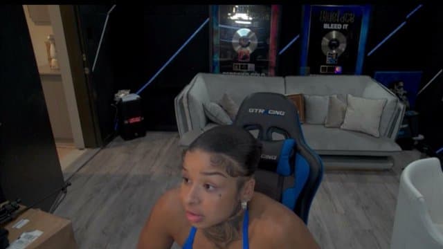 rockwithblue playing Just Chatting - Live Casino Stream