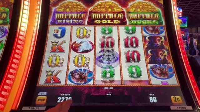 vuzase playing Slots - Live Casino Stream