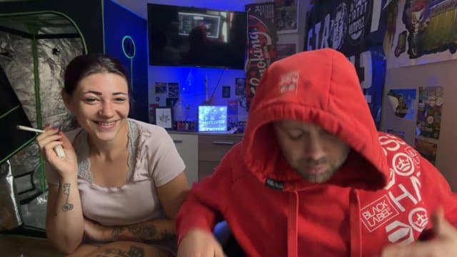 zkittlezfeeecrew playing Just Chatting - Live Casino Stream