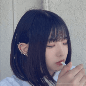紅月むい