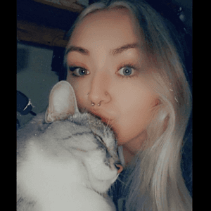 A_Sad_Queen