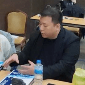 失學少女基金會主席八兩金