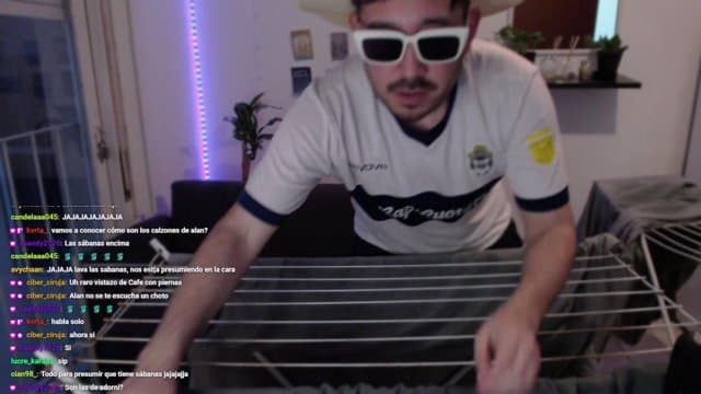 cafeconalan playing Just Chatting - Live Casino Stream