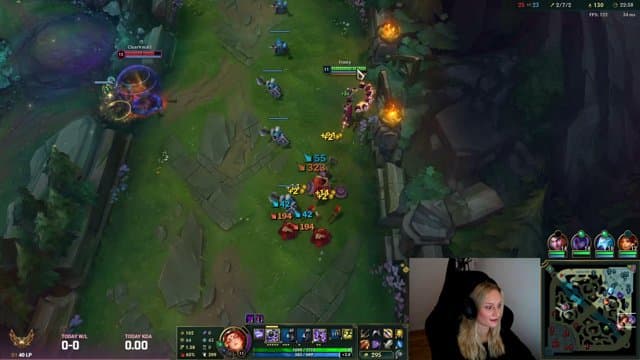 xFrostyWalker playing Just Chatting - Live Casino Stream