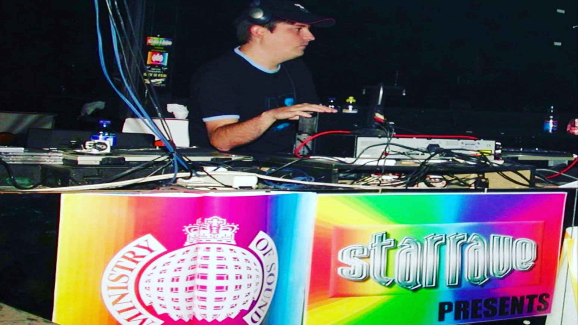 Producer_Paul_ Offline Background