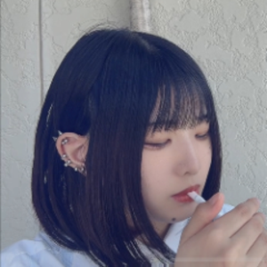紅月むい