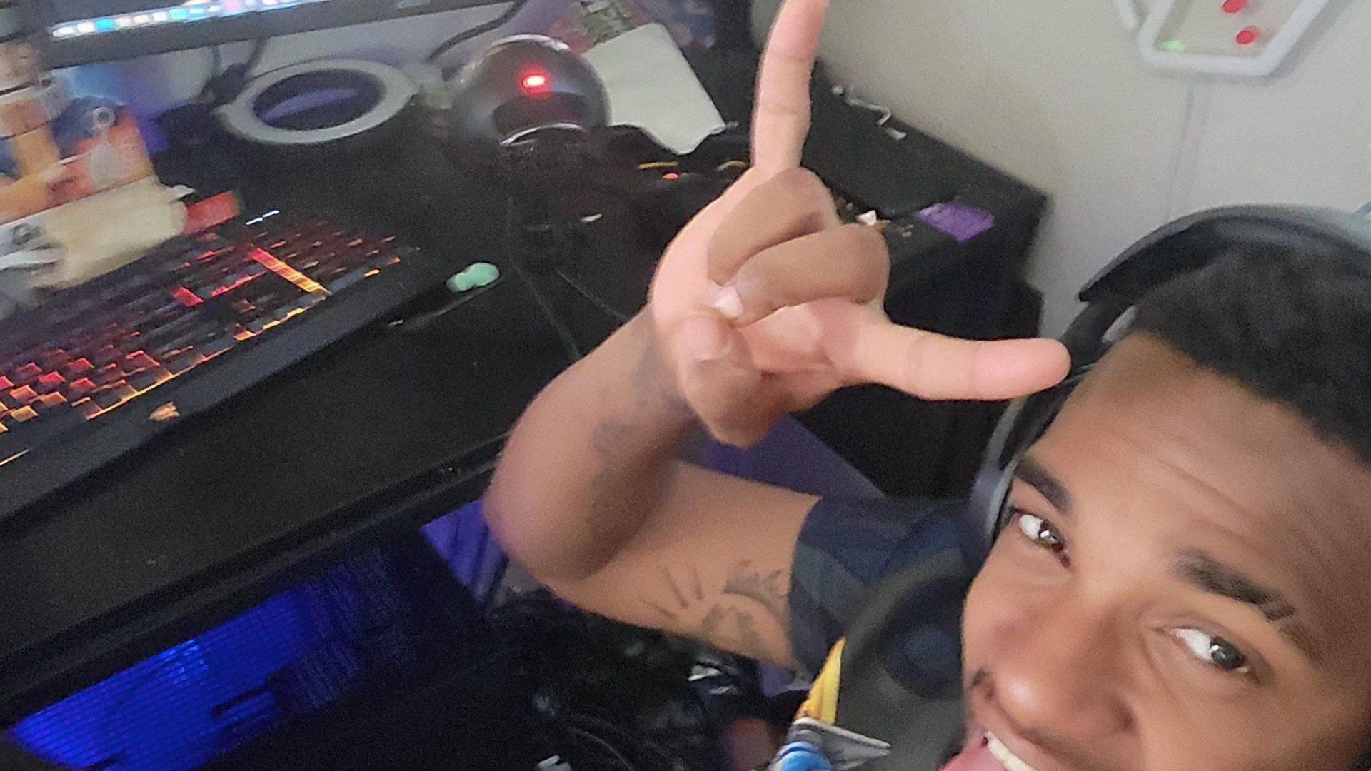 ItsStellarSZN Offline Background