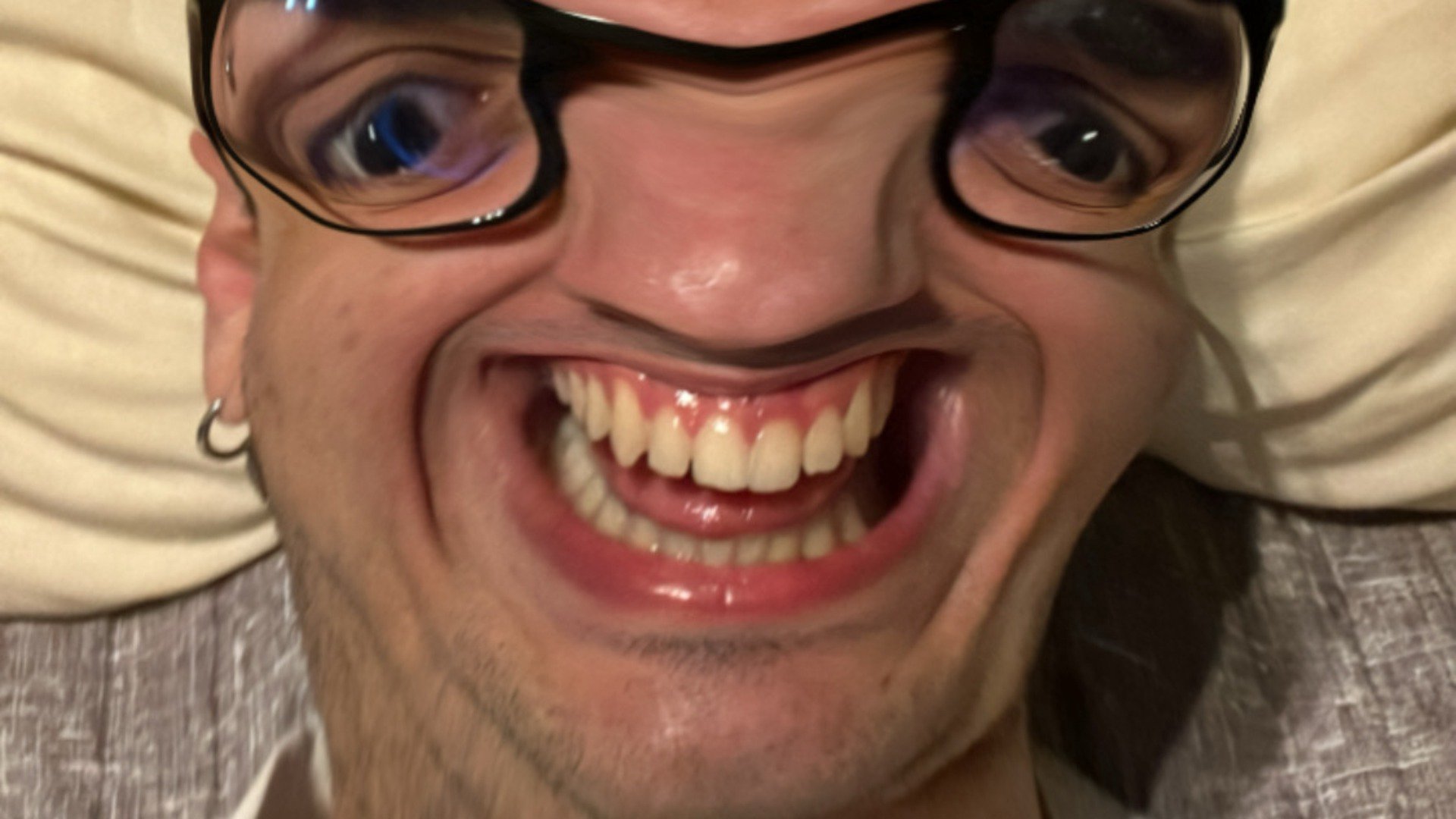FranKienho_ Offline Background