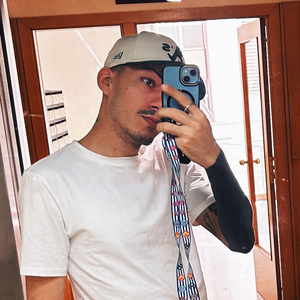 aaronaker_