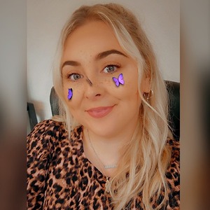 JustLivvy__