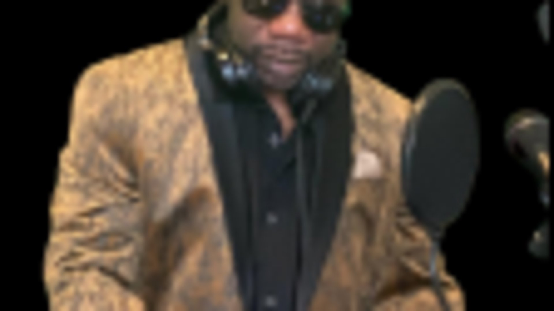 DJ_GUC Offline Background
