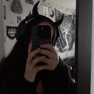 gothicc_gamer_girl