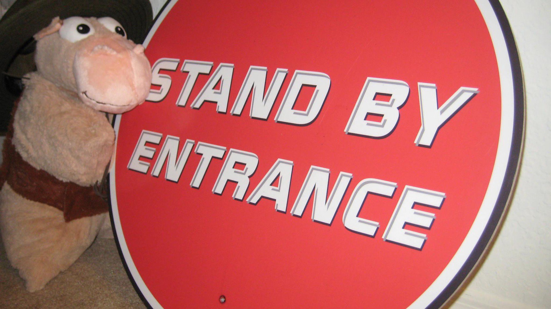 StandbyEntrance Offline Background