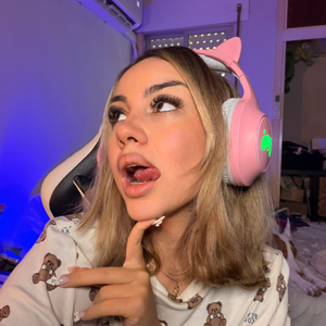FinnishGirlReacts