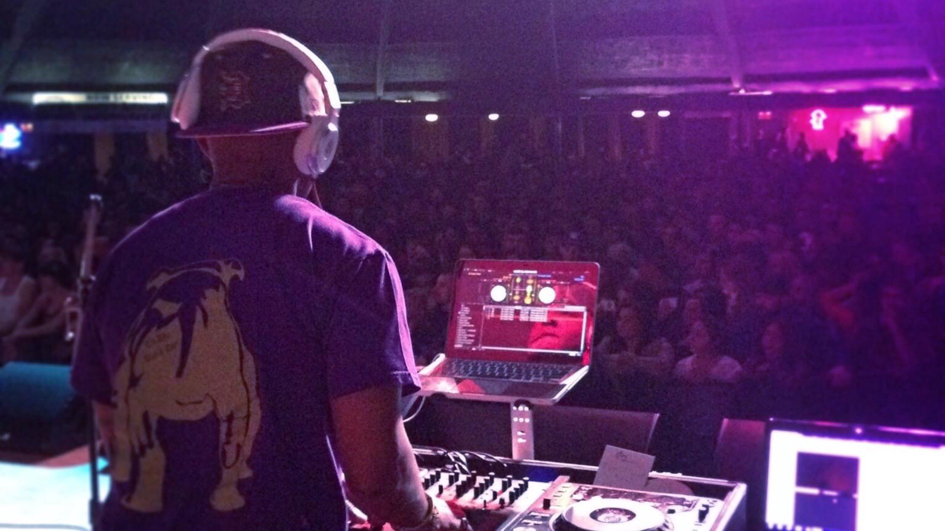DJDetroit Offline Background