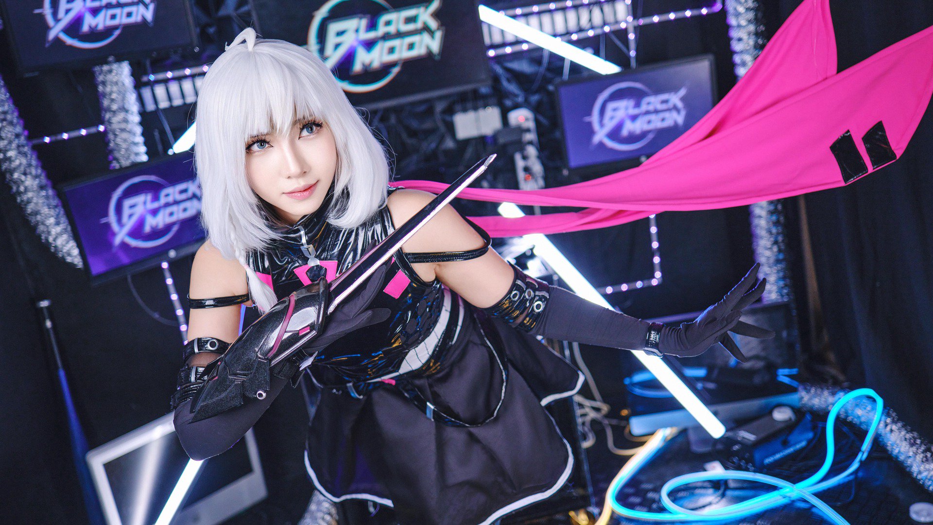 LadymadeStar Offline Background