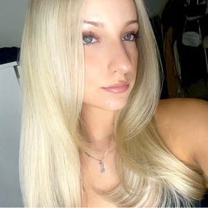 Celineee44
