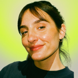 lizzie_listening