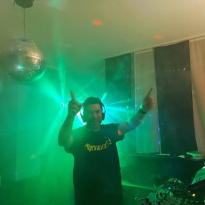 djmoecki