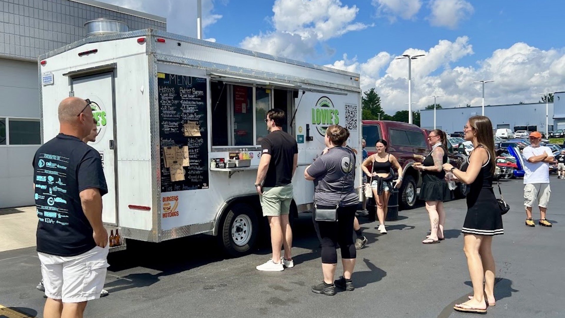 LoviesFoodTruck Offline Background